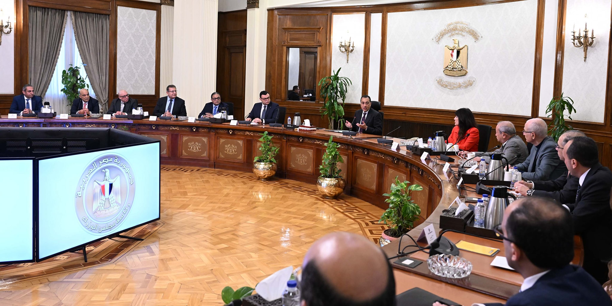 رئيس الوزراء: نعمل مع الوزارات المعنية على تسهيل إجراءات التسجيل العقاري للوحدات السكنية رئيس الوزراء: نعمل مع الوزارات المعنية على تسهيل إجراءات التسجيل العقاري للوحدات السكنية