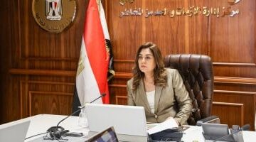 وزيرة التنمية المحلية لسكرتيرى عموم المحافظات: "سيبوا المكاتب وانزلوا الشارع"