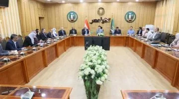محافظ المنوفية يلتقى وفد الهيئة العامة للاستثمار لبحث الفرص الاستثمارية بالمحافظة
