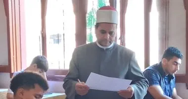 رئيس أزهر الإسماعيلية يتابع انتظام أعمال امتحانات النقل للمرحلة الثانوية رئيس أزهر الإسماعيلية يتابع انتظام أعمال امتحانات النقل للمرحلة الثانوية
