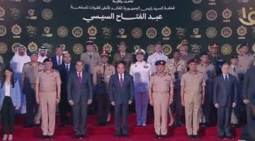 صورة تذكارية للرئيس السيسى خلال افتتاح بطولة العالم العسكرية للفروسية الـ25