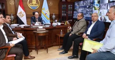 محافظ كفر الشيخ يناقش عددًا من الشكاوى في لقاء المواطنين محافظ كفر الشيخ يناقش عددًا من الشكاوى في لقاء المواطنين