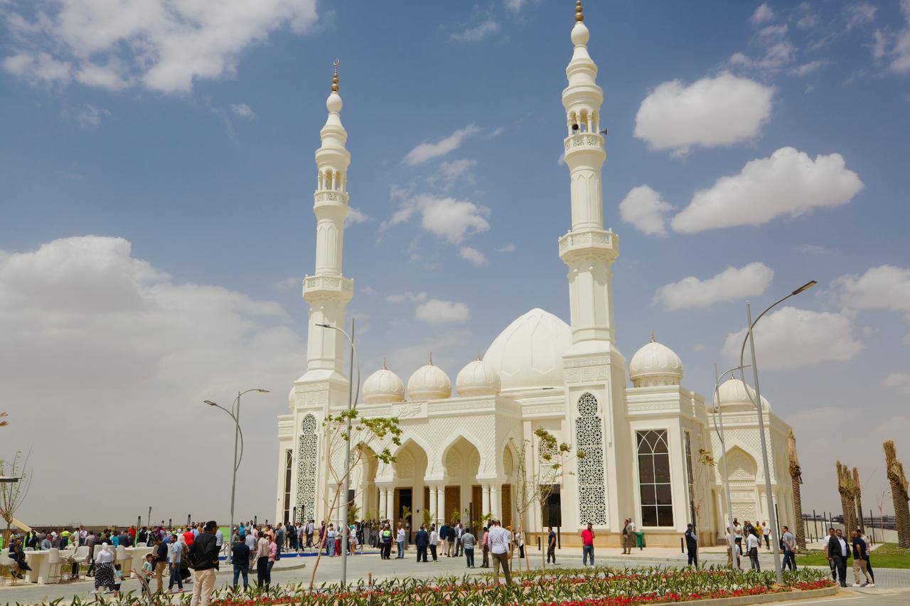 "ميدار" تفتتح مسجد "المعز" بسعة 2700 مُصلٍ في "مستقبل سيتي" كمنارة دينية "ميدار" تفتتح مسجد "المعز" بسعة 2700 مُصلٍ في "مستقبل سيتي" كمنارة دينية
