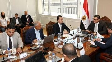 وزير الإسكان يعقد اجتماعا لمتابعة الموقف التنفيذي لـ"حدائق تلال الفسطاط"