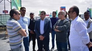 مسئولو "الإسكان" يتفقدون كومبوند مزارين والشواطئ والمدينة التراثية بالعلمين الجديدة