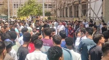 طلاب جامعة الزقازيق يطالبون بمحاسبة المسؤولين عن وفاة زميلتهم روان ناصر