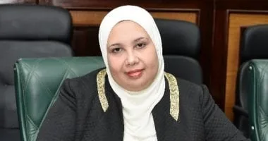 رئيس جامعة دمنهور يهنئ الدكتورة جيهان الخضري بعد تعيينها عميدا لكلية العلوم رئيس جامعة دمنهور يهنئ الدكتورة جيهان الخضري بعد تعيينها عميدا لكلية العلوم