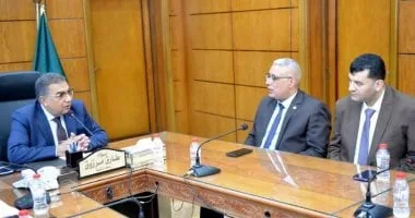 محافظ الدقهلية لمشرفى بعثة الحج: أوصيكم خيرا بحجاج بيت الله الحرام محافظ الدقهلية لمشرفى بعثة الحج: أوصيكم خيرا بحجاج بيت الله الحرام