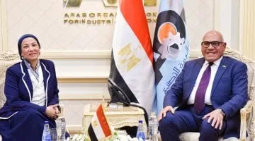‏رئيس العربية للتصنيع ووزيرة البيئة يشهدان توقيع اتفاقيات مشترك