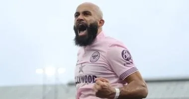 ليفربول يتخلى عن فكرة ضم الكاميروني مبيومو عقب تجديد عقد محمد صلاح ليفربول يتخلى عن فكرة ضم الكاميروني مبيومو عقب تجديد عقد محمد صلاح