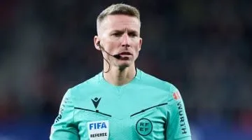 الكشف عن حكم الكلاسيكو الحاسم بين برشلونة ضد ريال مدريد