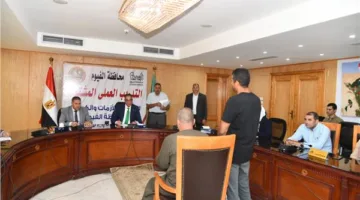 محافظ الفيوم يوجه بتوفير مساعدات مالية ومعاشات للحالات الأولى بالرعاية