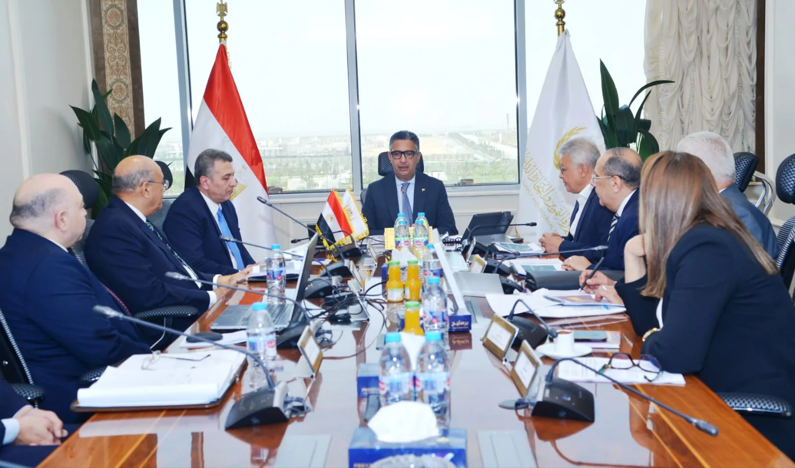 وزير التموين يبحث مع رئيس "الزيوت المستخلصة" تعزيز الإنتاج وتحقيق الاستقرار في السوق المحلية وزير التموين يبحث مع رئيس "الزيوت المستخلصة" تعزيز الإنتاج وتحقيق الاستقرار في السوق المحلية