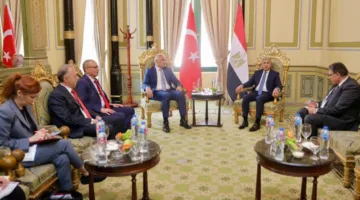وزير السياحة يلتقي وزير الثقافة والسياحة بجمهورية تركيا لبحث سبل تعزيز التعاون المشترك