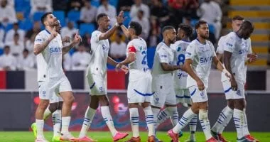 الرائد ضد الهلال.. الزعيم يتقدم 2-1 في شوط أول مثير بالدوري السعودي الرائد ضد الهلال.. الزعيم يتقدم 2-1 في شوط أول مثير بالدوري السعودي