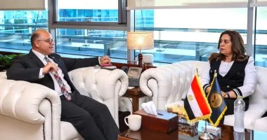 اجتماع تنسيقي لبحث الاستفادة من الخدمات المالية غير المصرفية في المحافظات اجتماع تنسيقي لبحث الاستفادة من الخدمات المالية غير المصرفية في المحافظات