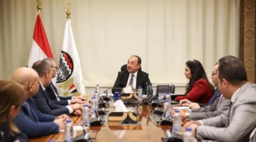 وزير قطاع الأعمال يبحث مع "شاهينلر" التركية فرص الاستثمار في قطاعات الغزل والنسيج والسياحة