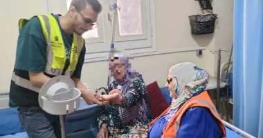 "التدخل السريع" يودع مسنة تركها أبناؤها بالشارع بدار رعاية فى الدقهلية "التدخل السريع" يودع مسنة تركها أبناؤها بالشارع بدار رعاية فى الدقهلية