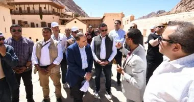 وزير الإسكان يزور "دير سانت كاترين" بمنطقة وادى الدير وزير الإسكان يزور "دير سانت كاترين" بمنطقة وادى الدير