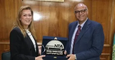 محافظ القليوبية يستقبل المدير التنفيذى للأكاديمية الوطنية للتدريب وتأهيل الشباب محافظ القليوبية يستقبل المدير التنفيذى للأكاديمية الوطنية للتدريب وتأهيل الشباب