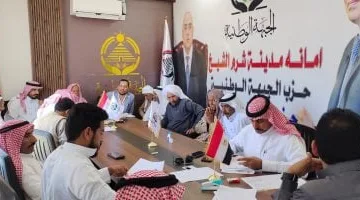 توافد أعداد كبيرة من مواطنى شرم الشيخ على مقر "الجبهة الوطنية" للانضمام للحزب