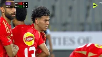 إمام عاشور يسجل هدف التعادل للأهلى فى شباك المصرى (1-1)