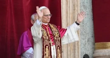 بابا الفاتيكان الجديد فى أولى كلماته: "السلام عليكم جميعا" بابا الفاتيكان الجديد فى أولى كلماته: "السلام عليكم جميعا"