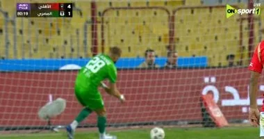 فخر الدين بن يوسف يقلص الفارق للمصرى أمام الأهلى لـ (4-2) فخر الدين بن يوسف يقلص الفارق للمصرى أمام الأهلى لـ (4-2)