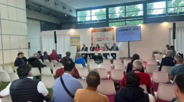 الحجر الزراعي المصري يبرز جودة البطاطس في معرض "ماك فروت 2025" بإيطاليا