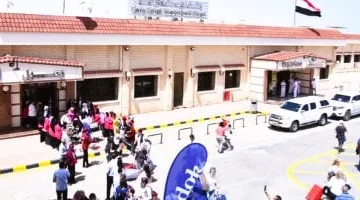 مع بداية الموسم الصيفى.. محافظ مطروح يستقبل أول أفواج السياحة الخارجية بالمطار