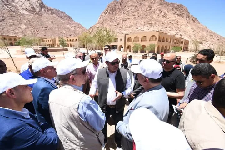 الشربيني" يتفقد سير العمل بمنطقة الزيتونة ضمن تطوير موقع "التجلى الأعظم فوق أرض السلام" الشربيني" يتفقد سير العمل بمنطقة الزيتونة ضمن تطوير موقع "التجلى الأعظم فوق أرض السلام"