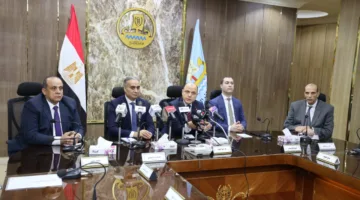 رئيس جهاز حماية المستهلك ومحافظ كفر الشيخ يبحثان مع الغرفة التجارية وفرة السلع