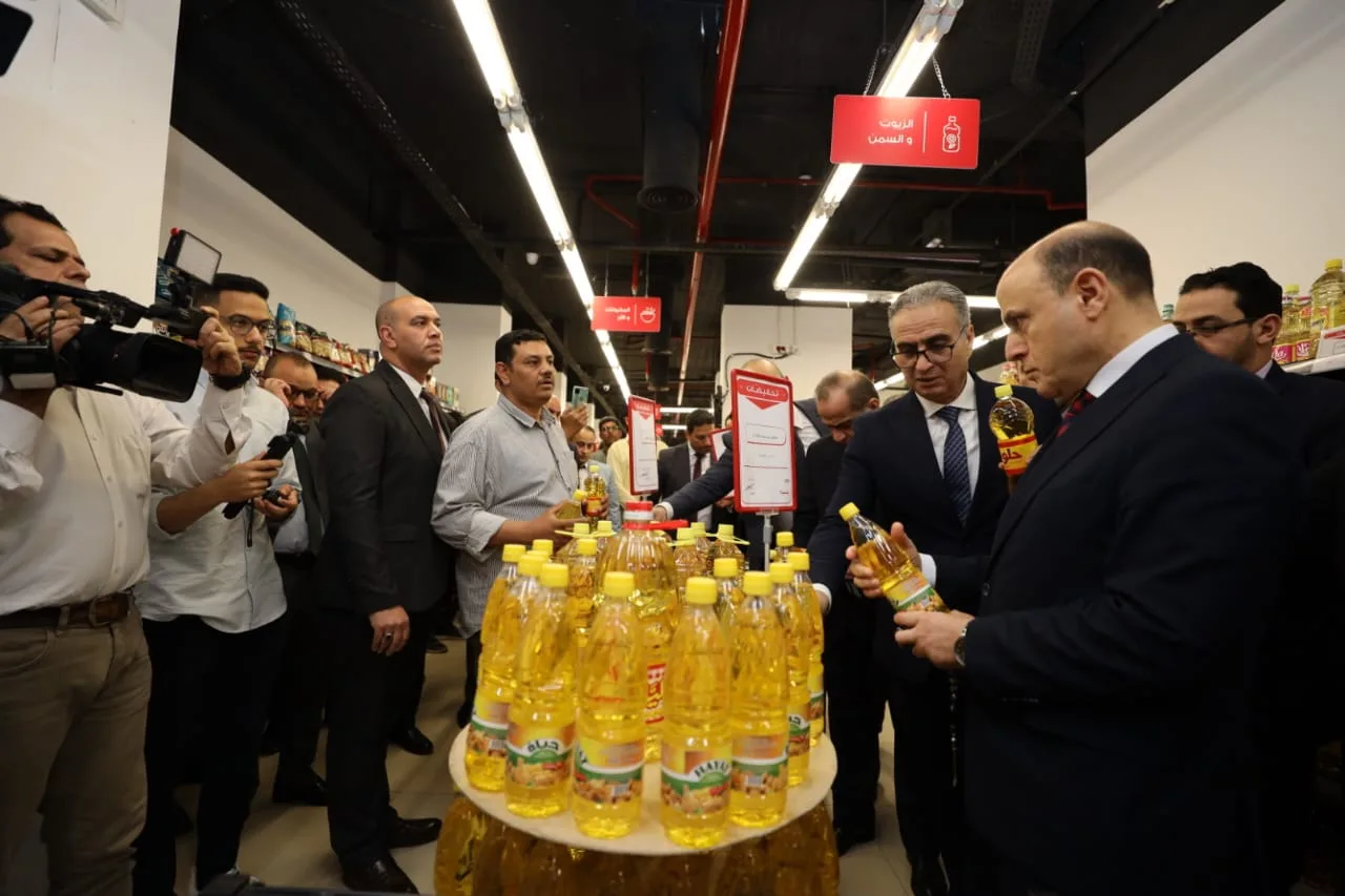رئيس جهاز حماية المستهلك ومحافظ كفر الشيخ يقودان حملات مفاجئة لضبط الأسواق رئيس جهاز حماية المستهلك ومحافظ كفر الشيخ يقودان حملات مفاجئة لضبط الأسواق