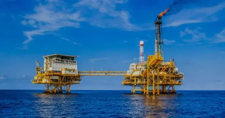 النفط بصدد مكاسب أسبوعية وسط ترقب للمحادثات الأمريكية الصينية النفط بصدد مكاسب أسبوعية وسط ترقب للمحادثات الأمريكية الصينية