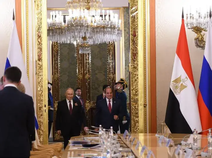 الرئيس السيسي يلتقي فلاديمير بوتين على هامش احتفالات عيد النصر الرئيس السيسي يلتقي فلاديمير بوتين على هامش احتفالات عيد النصر