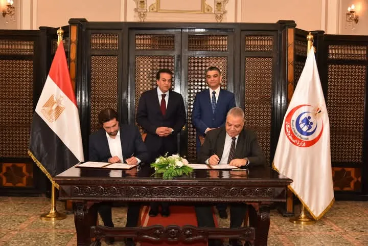 وزير الصحة يشهد توقيع بروتوكول لتطوير مستشفى "هرمل" بالتعاون مع "جوستاف روسي" الفرنسي وزير الصحة يشهد توقيع بروتوكول لتطوير مستشفى "هرمل" بالتعاون مع "جوستاف روسي" الفرنسي
