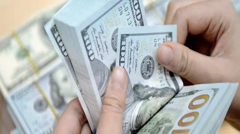قفزة غير مسبوقة في تحويلات المصريين في الخارج تصل إلى 32.6 مليار دولار خلال العام الماضي قفزة غير مسبوقة في تحويلات المصريين في الخارج تصل إلى 32.6 مليار دولار خلال العام الماضي