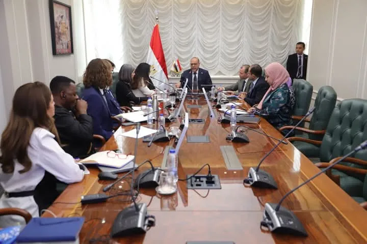 وزير العمل يناقش مع “العمل الدولية” تنفيذ البرنامج الوطني للوظائف اللائقة وزير العمل يناقش مع “العمل الدولية” تنفيذ البرنامج الوطني للوظائف اللائقة