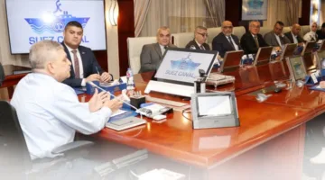 رئيس هيئة قناة السويس يستقبل وفداً من مجموعة إيه بي موللر ميرسك