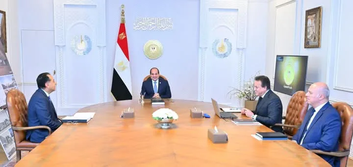 الرئيس السيسي يراقب تقدم جهود تعزيز الإنسان وتحديث النظام الصحي ورقمنة القطاع الطبي الرئيس السيسي يراقب تقدم جهود تعزيز الإنسان وتحديث النظام الصحي ورقمنة القطاع الطبي