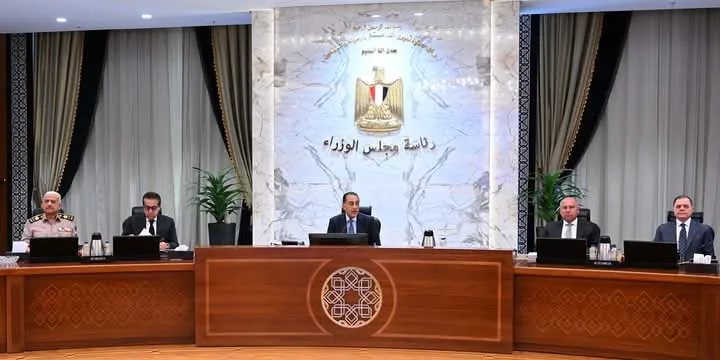 رئيس الوزراء: تعزيز الصناعات في المنطقة الاقتصادية لقناة السويس يتيح فرص التصدير للأسواق العالمية رئيس الوزراء: تعزيز الصناعات في المنطقة الاقتصادية لقناة السويس يتيح فرص التصدير للأسواق العالمية