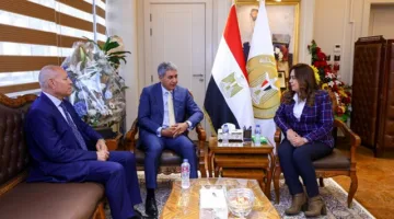 وزيرا التنمية المحلية والسياحة يناقشان كيفية وضع آلية لجمع الرسوم من المنشآت الفندقية والسياحية في المحافظات