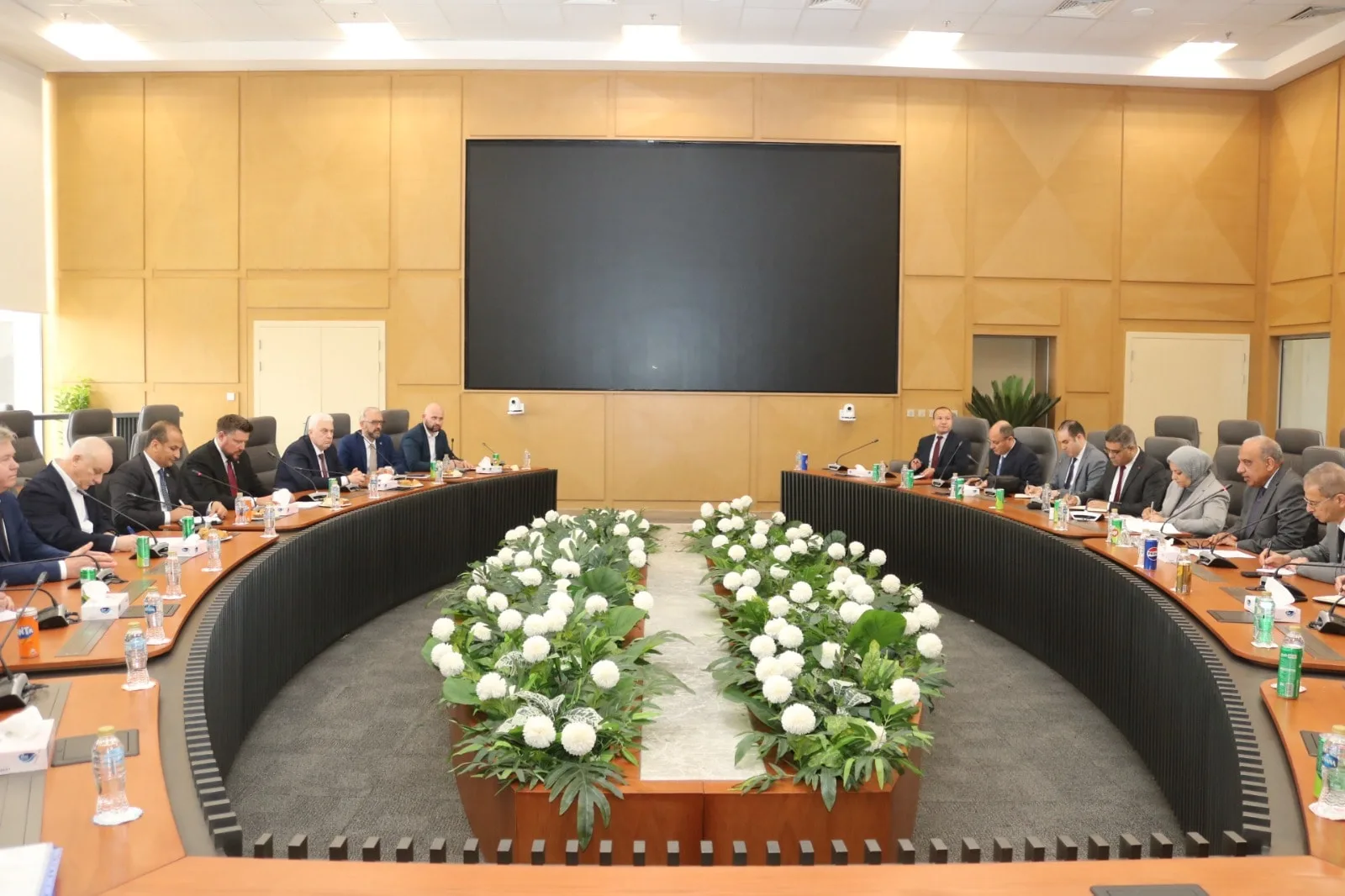 وزير الكهرباء يلتقي بالنائب الأول لمدير عام شركة “روسآتوم” الروسية للطاقة النووية. وزير الكهرباء يلتقي بالنائب الأول لمدير عام شركة “روسآتوم” الروسية للطاقة النووية.