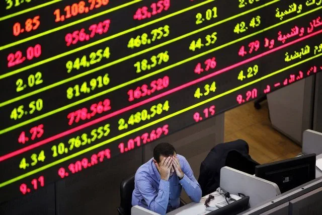 البورصة تنخفض بنسبة 0.28% في بداية التداولات بسبب مبيعات محلية. البورصة تنخفض بنسبة 0.28% في بداية التداولات بسبب مبيعات محلية.