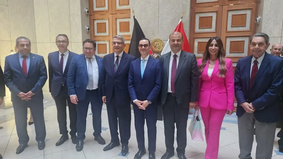 تقرير: مصر أصبحت أكثر جاذبية وانفتاحًا للمستثمرين العرب والأجانب تقرير: مصر أصبحت أكثر جاذبية وانفتاحًا للمستثمرين العرب والأجانب