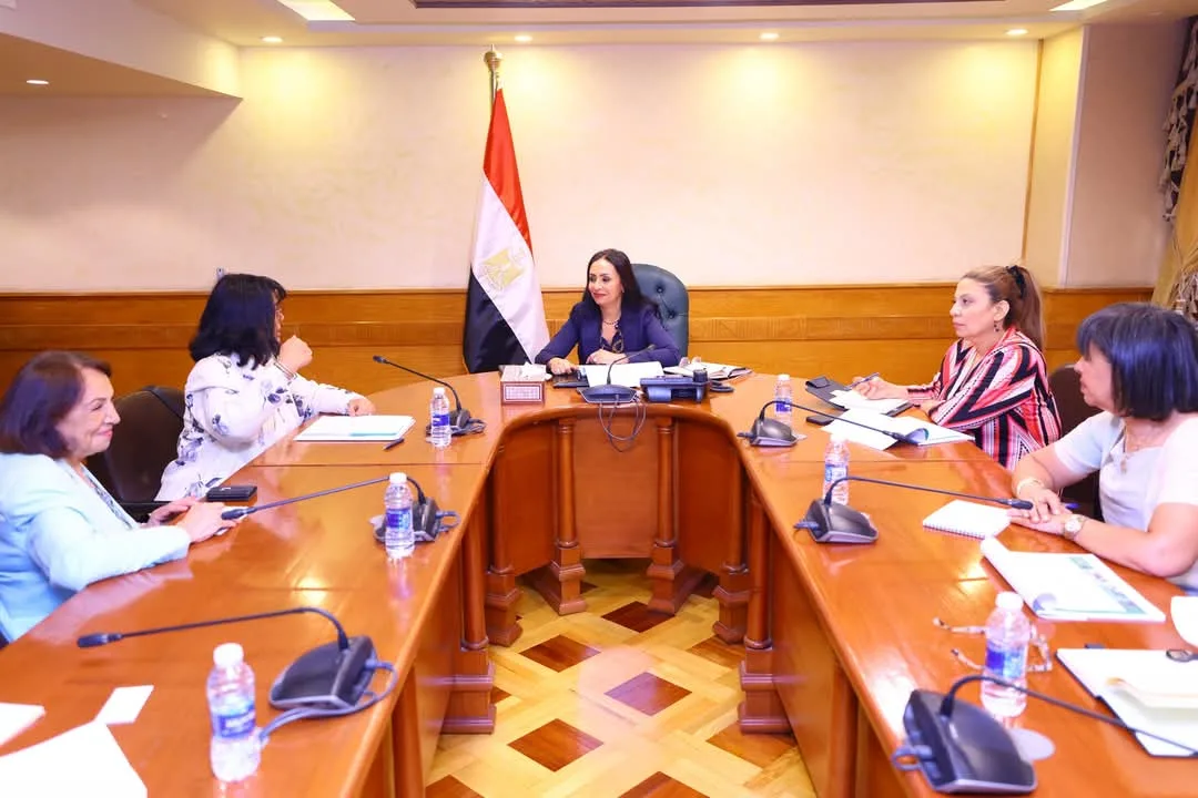 وزيرة التضامن تناقش تعزيز التعاون بين صندوق دعم الصناعات الريفية والبيئية ومؤسسة دلتا لريادة الأعمال المجتمعية وزيرة التضامن تناقش تعزيز التعاون بين صندوق دعم الصناعات الريفية والبيئية ومؤسسة دلتا لريادة الأعمال المجتمعية
