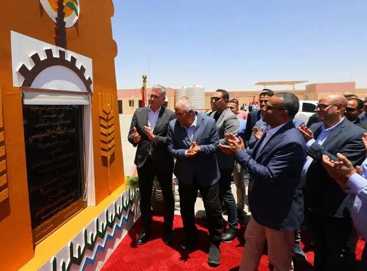 وزير البترول ي inaugurates the main gas station in Al-Kharijah City. وزير البترول ي inaugurates the main gas station in Al-Kharijah City.