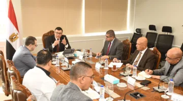 وزير الإسكان يجتمع برؤساء ومسؤولي هيئات تطوير مدن غرب القاهرة