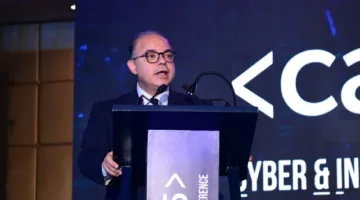رئيس الهيئة المالية يؤكد على أهمية الأمن السيبراني من خلال تعزيز السياسات والأنظمة لحماية بيانات العملاء وضمان استقرار الأسواق.