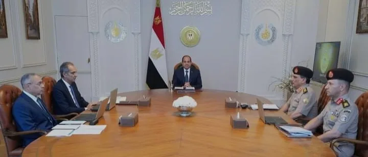 الرئيس السيسي يلتقي بوزير الاتصالات لمناقشة مبادرة “الرواد الرقميون” الرئيس السيسي يلتقي بوزير الاتصالات لمناقشة مبادرة “الرواد الرقميون”